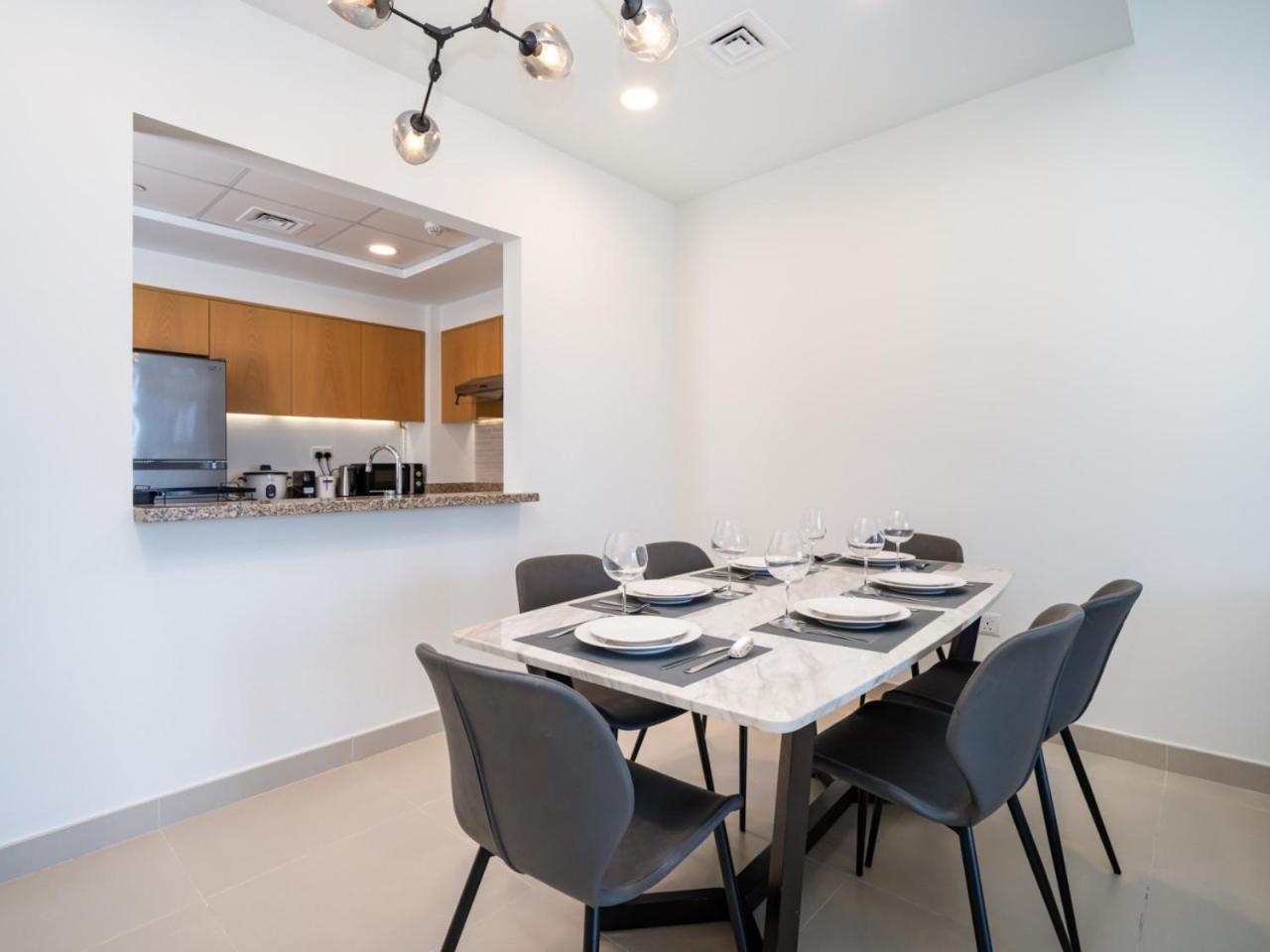 Modern Downtown 2 Bed Maids With Full Burj View Apartment Dubai