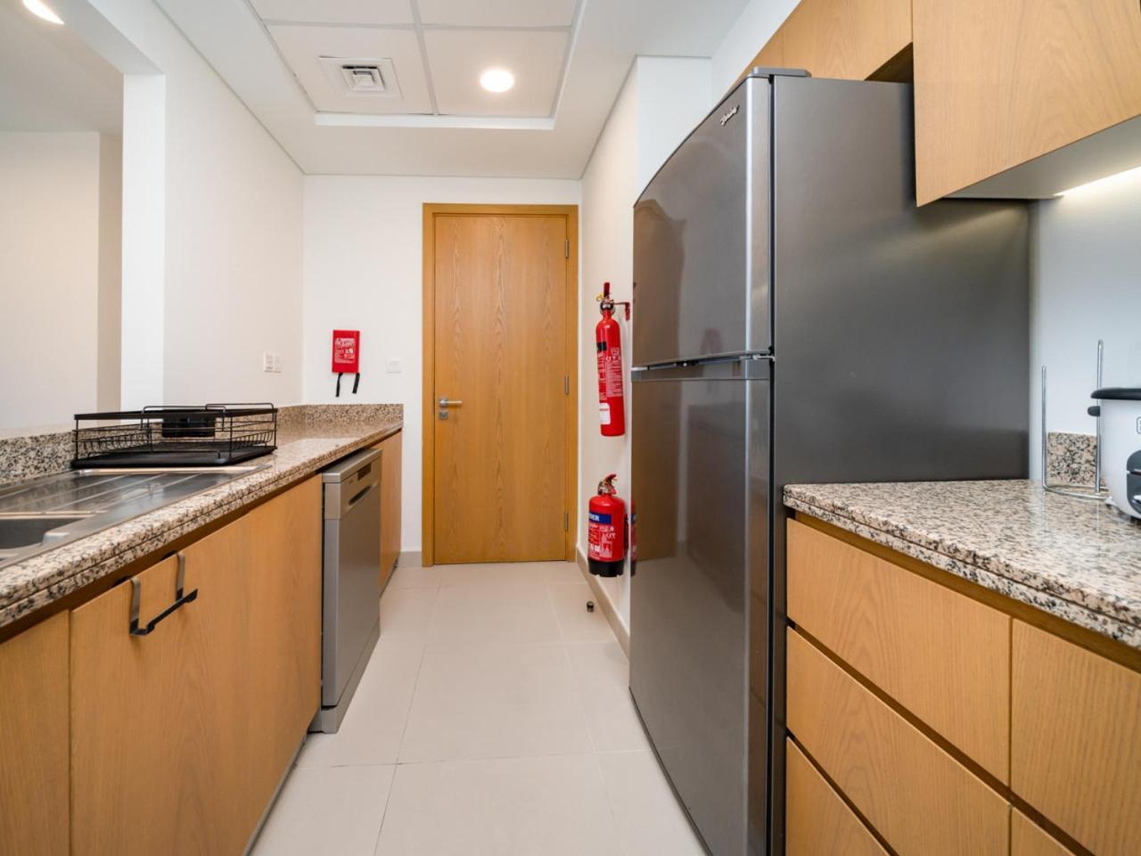 Modern Downtown 2 Bed Maids With Full Burj View * Dubai